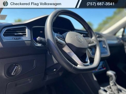 Used 2022 Volkswagen Tiguan SE FWD image 16