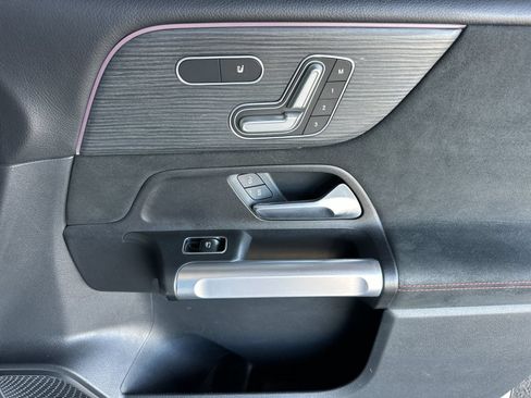 Certified 2023 Mercedes-Benz GLB 250 image 20