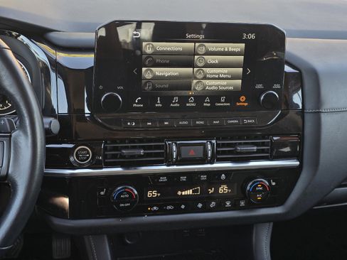 Used 2022 Nissan Pathfinder SL image 16