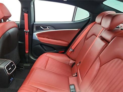 Used 2025 Genesis G70 2.5T w/ Sport Prestige Package image 29