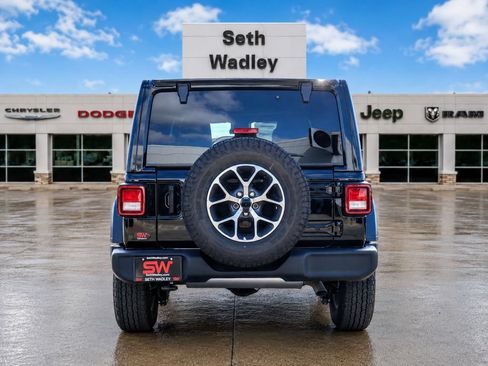 Used 2025 Jeep Wrangler Unlimited Sport AWD/4WD image 6