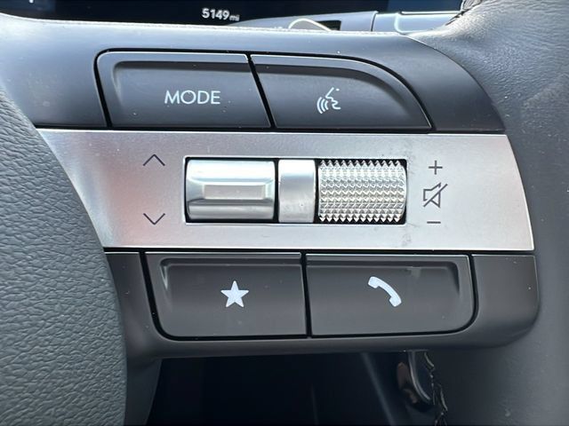 Certified 2025 Hyundai Santa Cruz Limited AWD/4WD image 30
