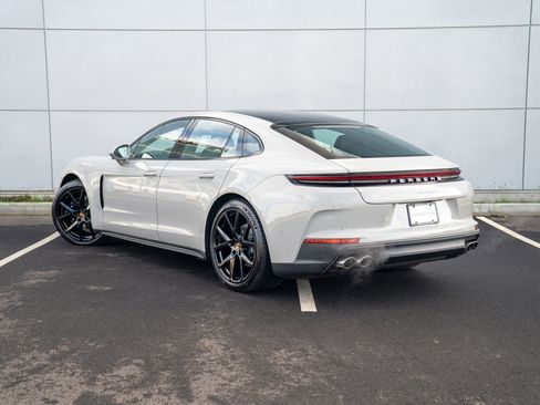 New 2026 Porsche Panamera 4 image 3