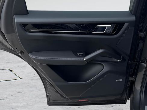 Used 2019 Porsche Cayenne S image 19