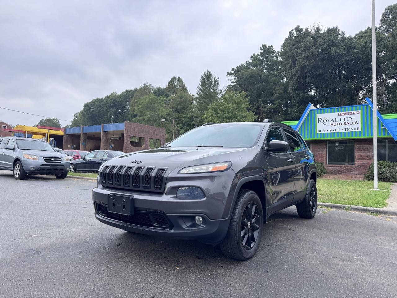 Used 2014 Jeep Cherokee Latitude w/ Cold Weather Group AWD/4WD image 1