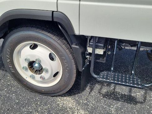 New 2025 Chevrolet Low Cab Forward image 7