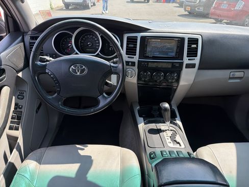Used 2006 Toyota 4Runner Limited AWD/4WD image 10