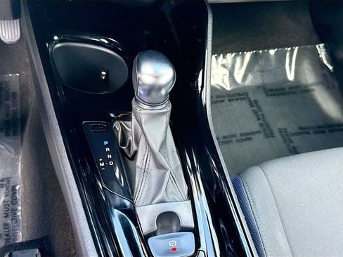 Used 2021 Toyota C-HR XLE FWD image 16