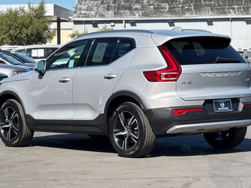 Certified 2025 Volvo XC40 B5 Core image 7