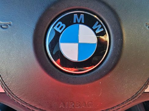 Used 2022 BMW 740i w/ M Sport Package image 22