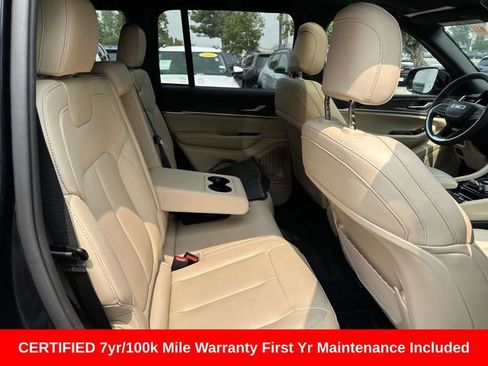 Used 2023 Jeep Grand Cherokee Limited AWD/4WD image 10