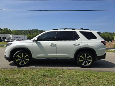 Used 2025 Honda Pilot Elite image 19