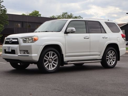 Used 2011 Toyota 4Runner Limited AWD/4WD image 11