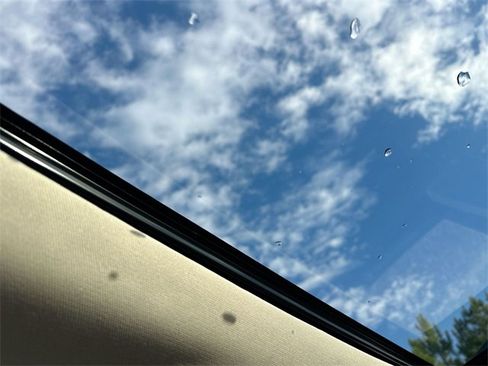 Used 2022 Subaru Outback Limited image 25