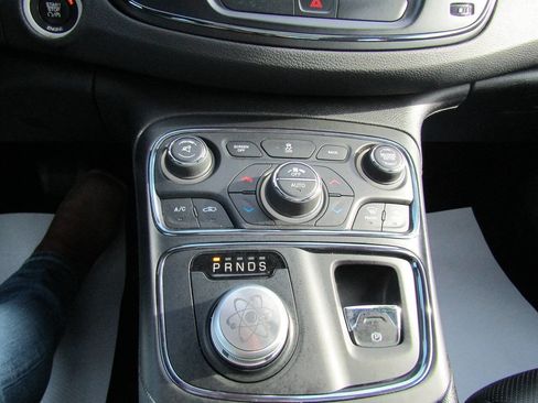 Used 2016 Chrysler 200 S w/ Navigation & Sound Group I image 16