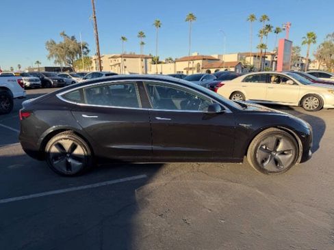 Used 2018 Tesla Model 3 Long Range image 2