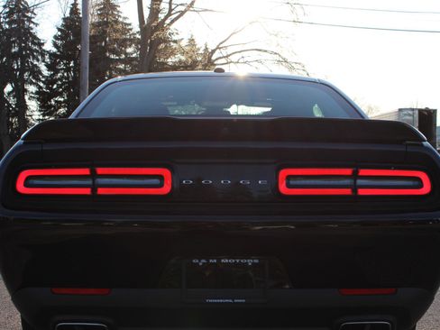Used 2021 Dodge Challenger SXT RWD image 8