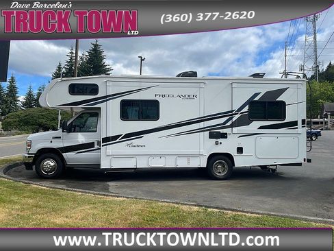 Used 2022 Ford E-450 and Econoline 450 Super Duty w/ Motorhome Prep Package RWD image 2