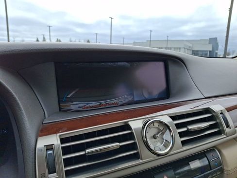 Used 2014 Lexus LS 460 AWD w/ Comfort Package image 8