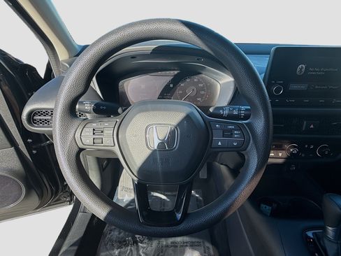 Used 2023 Honda HR-V LX image 10