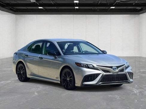 Used 2022 Toyota Camry SE w/ Convenience Package FWD image 7
