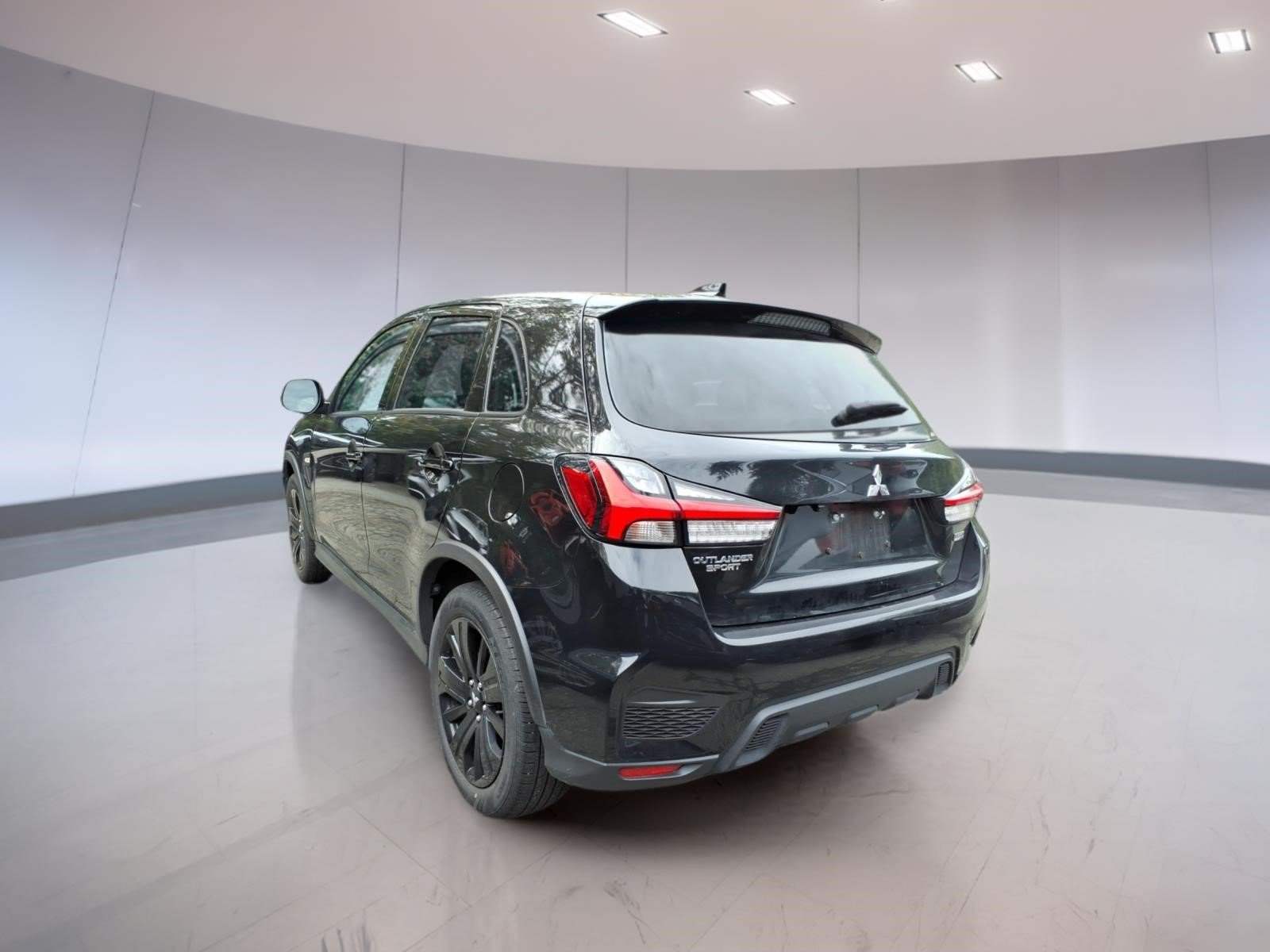 Used 2025 Mitsubishi Outlander Sport LE AWD/4WD image 3