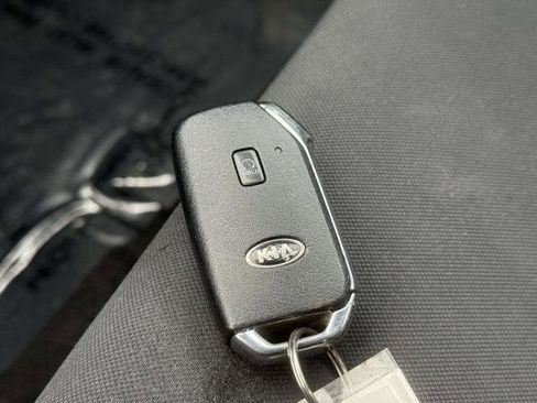 Used 2021 Kia K5 LXS image 28