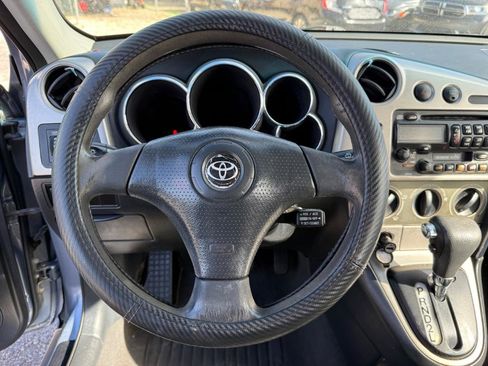 Used 2003 Toyota Matrix image 17