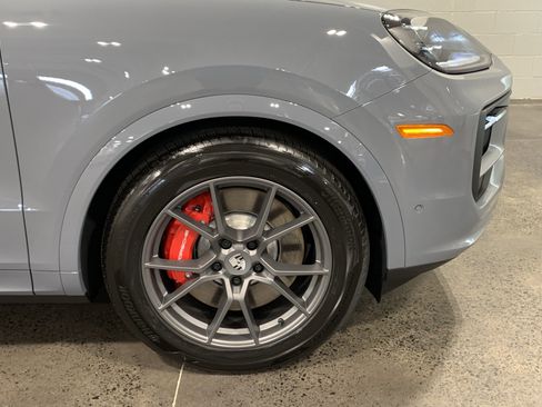 New 2026 Porsche Cayenne S image 11