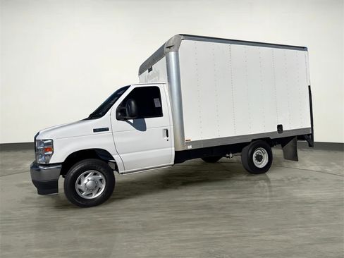 Used 2022 Ford E-350 and Econoline 350 Super Duty w/ Power Windows & Locks Group image 2