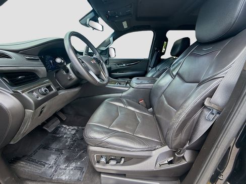 Used 2018 Cadillac Escalade Platinum RWD image 18