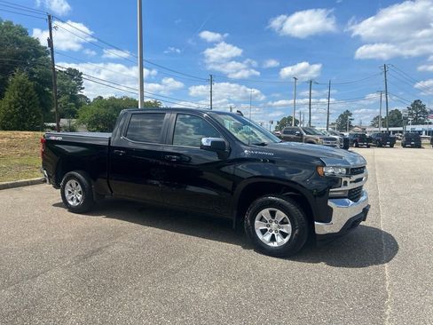 Used 2019 Chevrolet Silverado 1500 LT w/ All-Star Edition AWD/4WD image 3