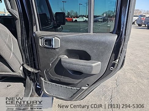 Used 2023 Jeep Wrangler Sport S image 21