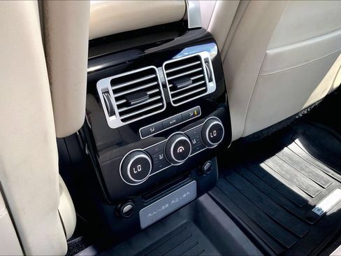 Used 2017 Land Rover Range Rover Supercharged AWD/4WD image 10
