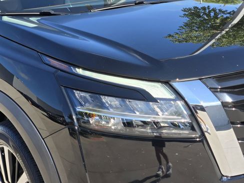 Used 2023 Nissan Pathfinder Platinum w/ Cargo Package image 9