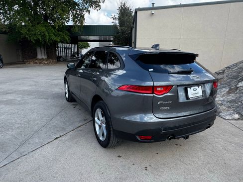 Used 2018 Jaguar F-PACE Premium image 5