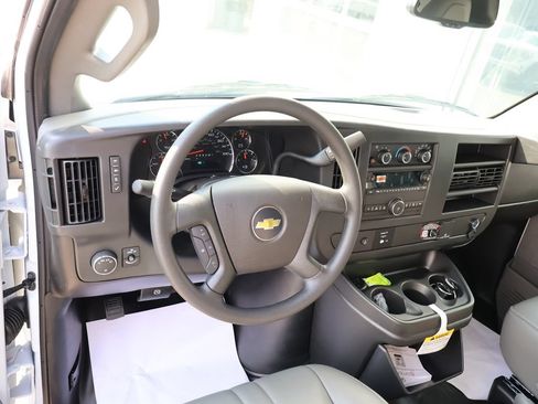 New 2026 Chevrolet Express 2500 w/ Enhanced Convenience Package RWD image 18