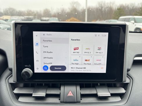 Used 2025 Toyota RAV4 XLE image 21