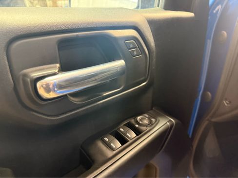 Used 2023 Chevrolet Silverado 1500 Custom AWD/4WD image 9