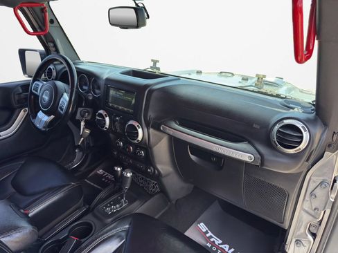 Used 2016 Jeep Wrangler Unlimited Rubicon AWD/4WD image 22