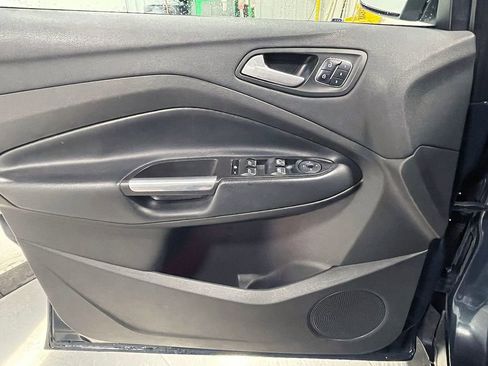 Used 2019 Ford Escape Titanium image 19