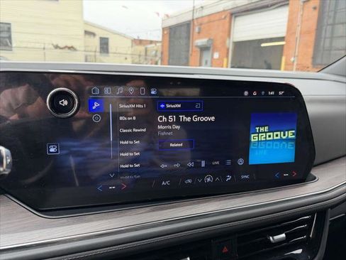 Used 2025 Chevrolet Suburban LS image 30