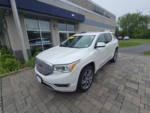 Used 2018 GMC Acadia Denali w/ Technology Package AWD/4WD image 2