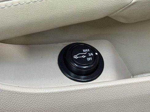 Used 2015 Cadillac SRX Luxury w/ Driver Awareness Package image 17