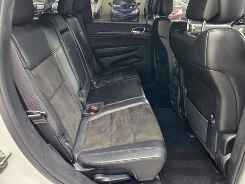Used 2020 Jeep Grand Cherokee Altitude AWD/4WD image 15