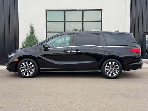 Used 2023 Honda Odyssey EX-L image 2