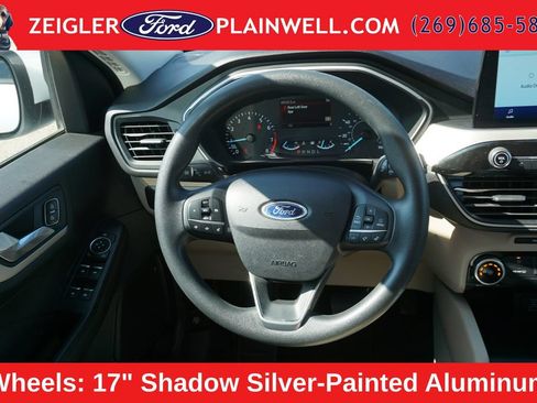 Used 2021 Ford Escape SE FWD image 12