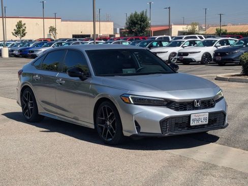 Used 2025 Honda Civic Sport image 3