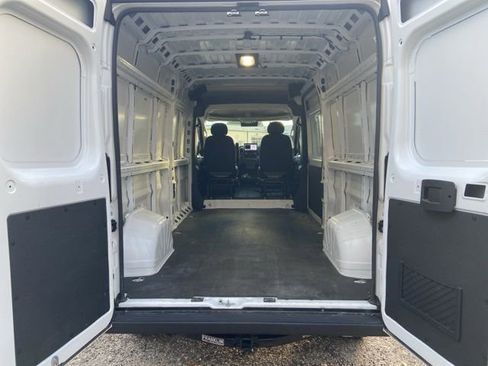 Used 2024 RAM ProMaster 2500 w/ Premium Convenience Group image 12