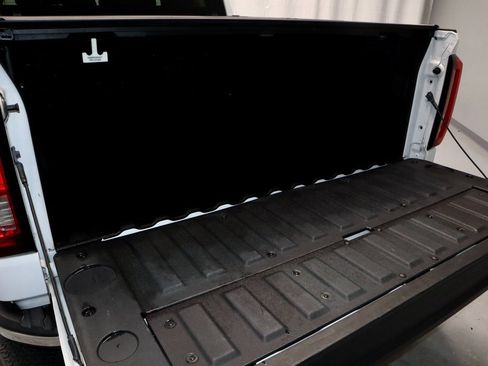 Used 2022 GMC Sierra 1500 SLT w/ SLT Premium Package image 16